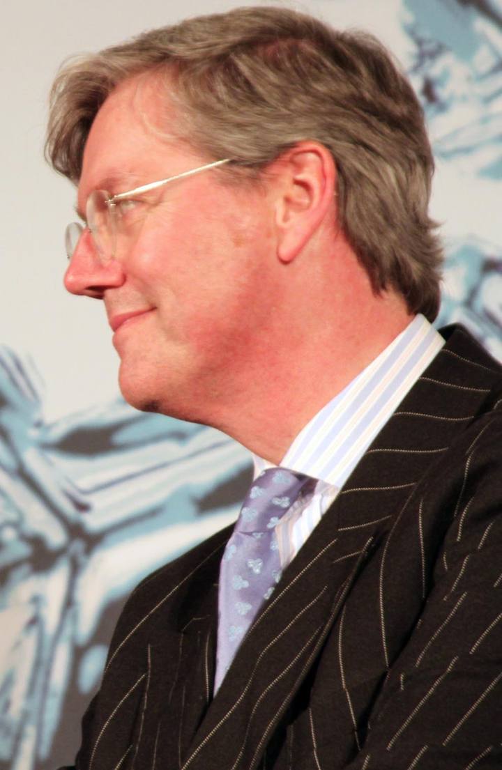 Victor Muller kom som en frälsare till Saab Automobile. Svårt att tro att han nu skall vända bort blicken från det som är fabrikens bästa.