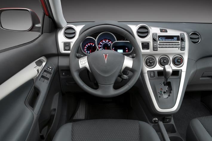 2009 Pontiac Vibe med sin moderna interiör.