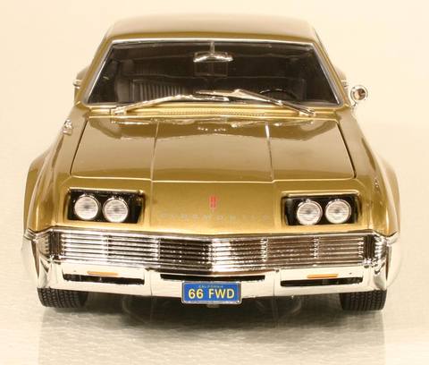 Oldsmobile Toronado i skala 1/18 tillverkas även hösten 2009 !
