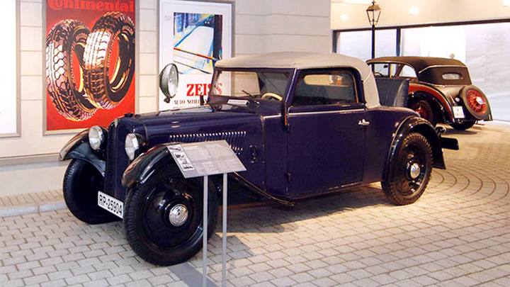 En mer spartansk framtoning var det på 1933 DKW Reichsklasse, här som 2-sitsig version.