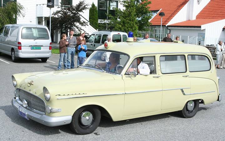 1956–1958 OPEL KAPITÄN BLEV EN STOR SÄLJSUCCÉ