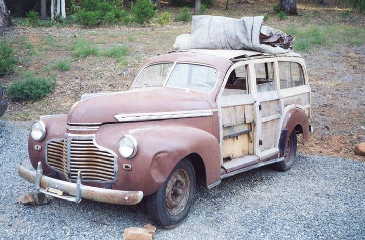 Nej men titta! En äkta 1941 Chevrolet Woodie Station Wagon! Säljs av privatperson i Seattle med svindyr sjöfrakt och räkna med en renoveringskostnad i Sverige som är minst lika stor, som importpriset på SEK 460.000.