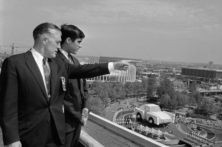 George W. Romney och hans son Mitt Romney den 18 maj 1964. Platsen är New York World´s Fair.