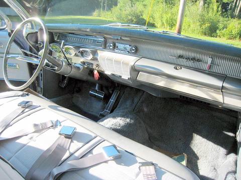 1961 Oldsmobile Ninety-Eight Holiday Hardtop Sedan