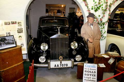 Den sevärda montern med Kar de Mumma och hans 1951 Rolls-Royce Silver Dawn.