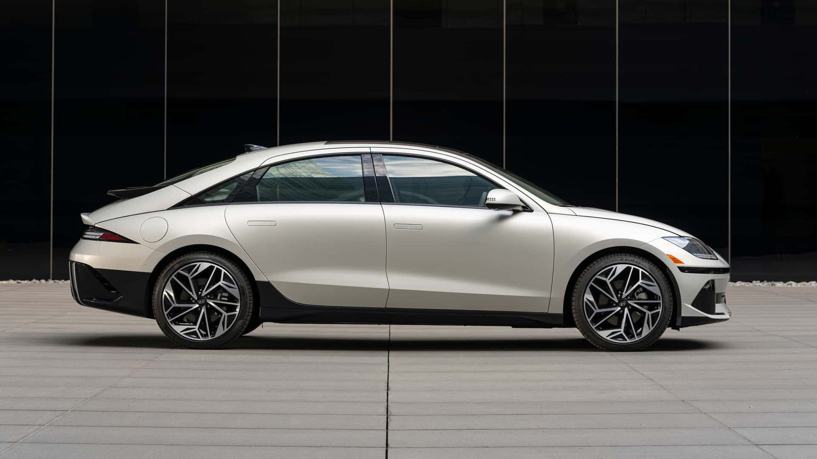Begagnad Hyundai Ioniq 6: stark räckvidd men kolla laddningen
