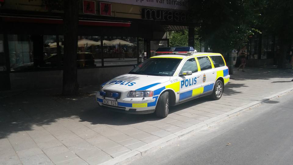 HAN LITAR INTE PÅ POLISEN