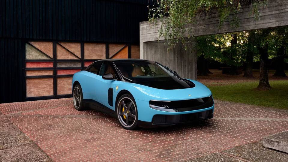 Ferraris första elbil är här – och fansen är rasande