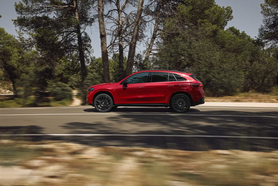 Den nya elektriska GLC-modellen är precis den Mercedes kunderna längtat efter: tidlöst elegant utan EQ-seriens polariserande design.
