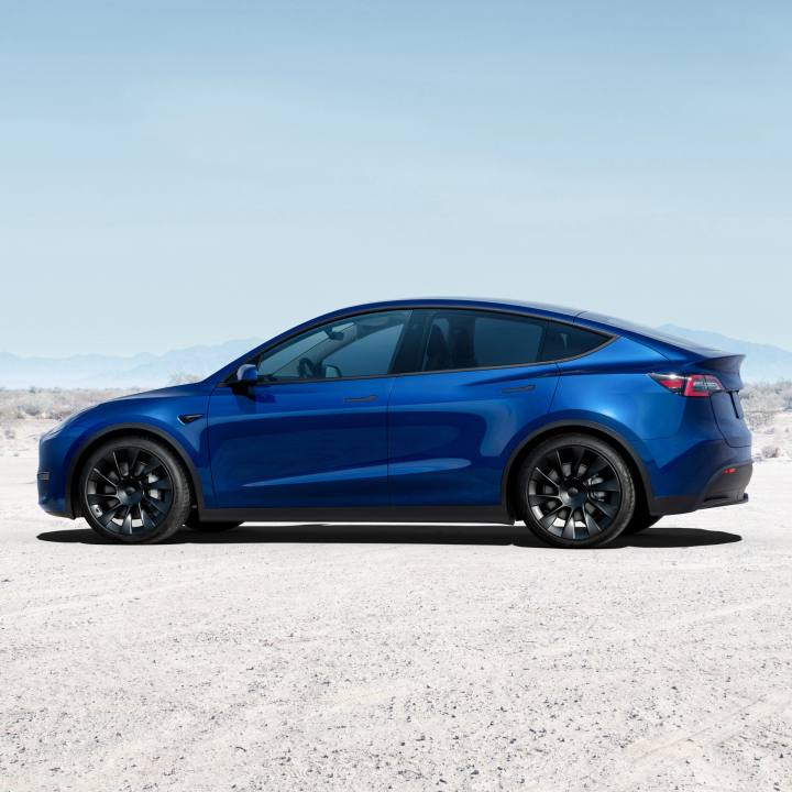 Tesla Model Y Performance är toppmodellen i utbudet, ofta med sportigare fälgar och en lägre fjädring.