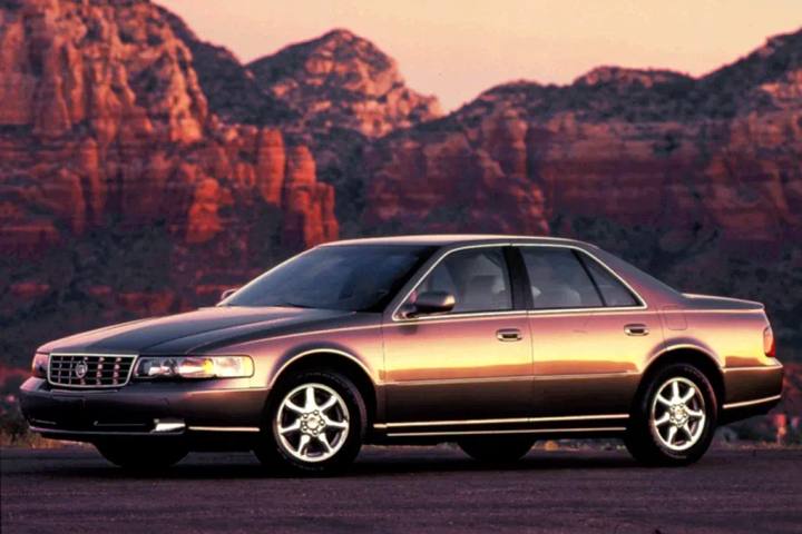 Cadillac Seville STS representerade slutet av 90-talet och början av 2000-talets formgivning, med förhoppning att locka fler köpare från Europa.