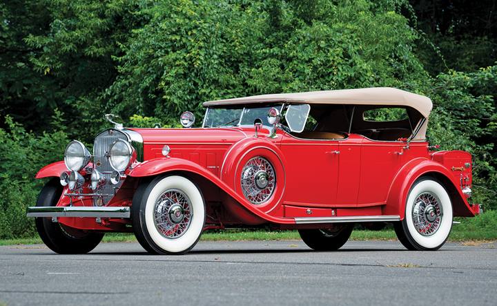 Den mäktiga Cadillac V16 från 1930 byggdes med en 7,4-liters V16-motor. Lyx, komfort och exklusivitet var ledorden.