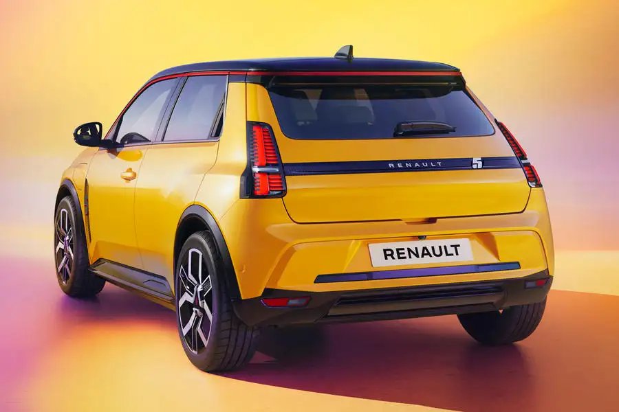 Den retroinspirerade designen är svår att ogilla och drar garanterat blickar till sig. Renault 5 E-Tech Electric är en designhöjdare.