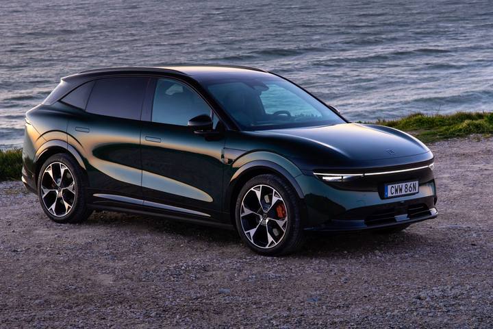 Zeekr 7X kombinerar skandinavisk design med en SUV-profil. Denna stilfulla elbil är redo att utmana marknaden.