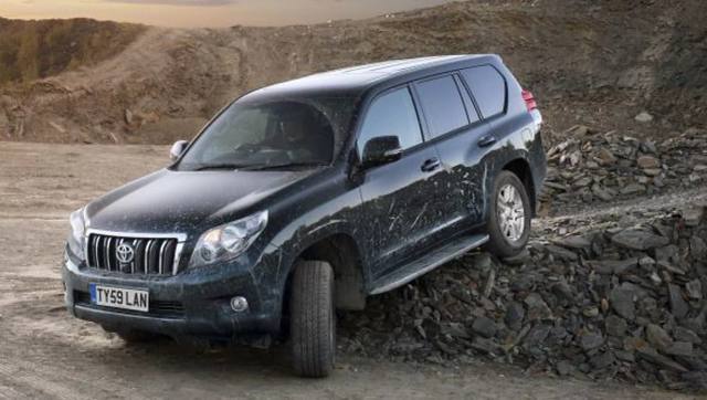 Den gamla generationen av Land Cruiser har vad som krävs för att övervinna steniga hinder med bravur.