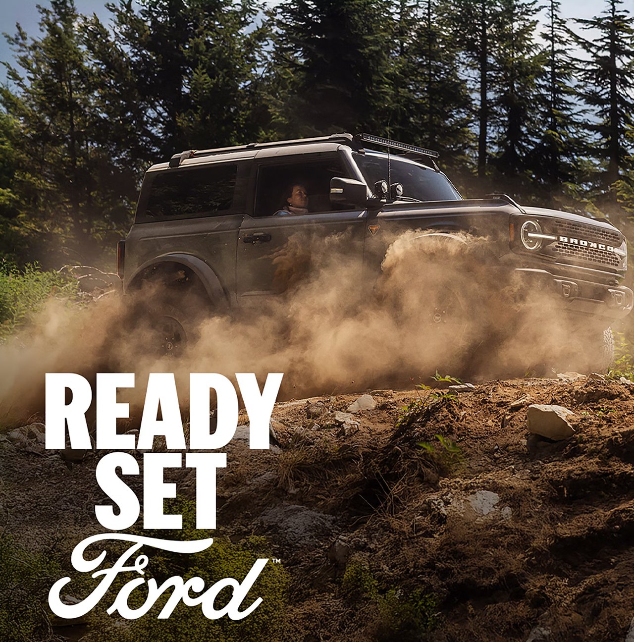 Ford Bronco river upp damm och utmanar konkurrenterna i terrängen.