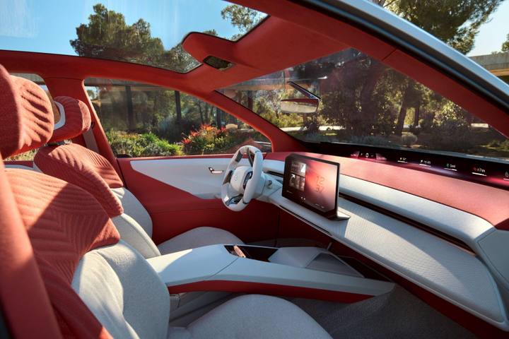 Interiören från BMW i Vision Dee, en framtida teknikplattform med futuristisk design. Elementen kan återfinnas i nya X5.