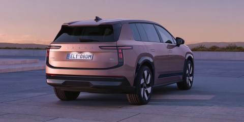 Skoda Peaqs nya designspråk med LED-belysning längs hela bakluckan och ett mer kantigt formspråk.