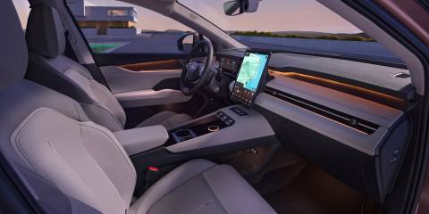 Skoda Peaq:s interiör, med en stor centralt placerad touchskärm och stilren design.