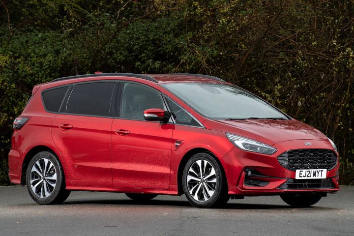 Ford S-Max är en sportigare familjebuss som kom 2006. Genom åren har den vunnit flera utmärkelser.