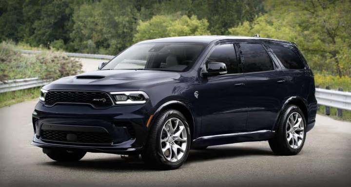 Dodge Durango är ett av få USA-val som kan hittas under 400 000 kronor. Starka motorer är standard.