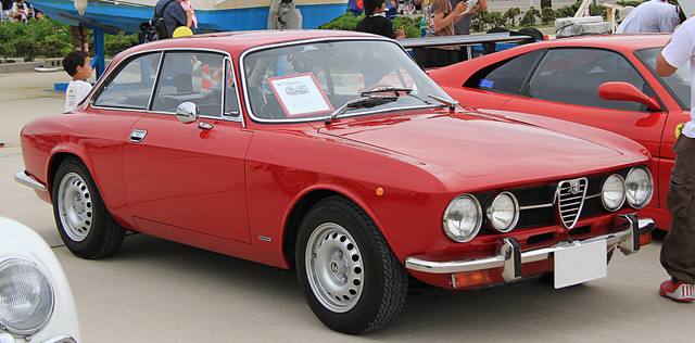 Den klassiska Bertone-coupén, här i utförande som 1750 GT Veloce, var tillgänglig för en bredare publik än sin racingfokuserade släkting GTA.
