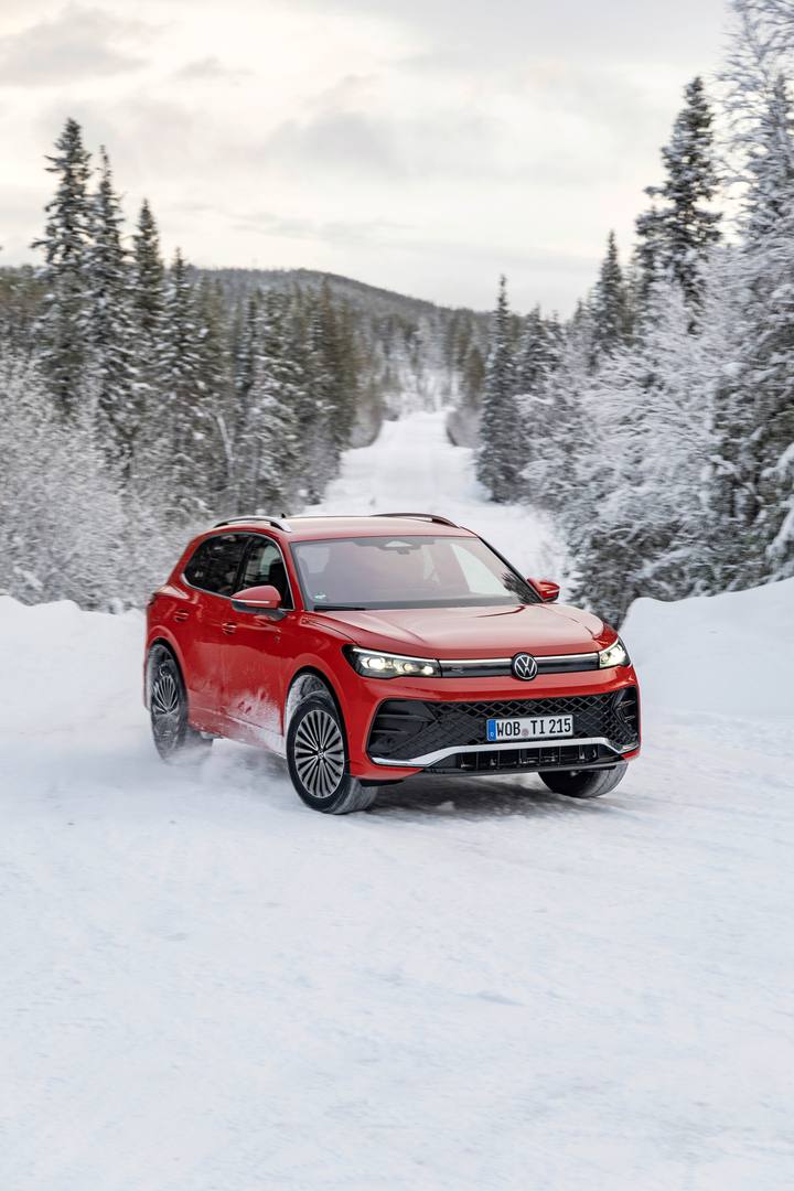 Volkswagen Tayron är en ny modell som Motor-Life har utsett till den bästa familjebilen för husvagn 2026.