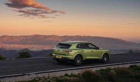 Bentley Torcal är märkets första helt eldrivna bil. Den lyxiga SUV:en får upp till 888 hk och en preliminär räckvidd på 60 mil.
