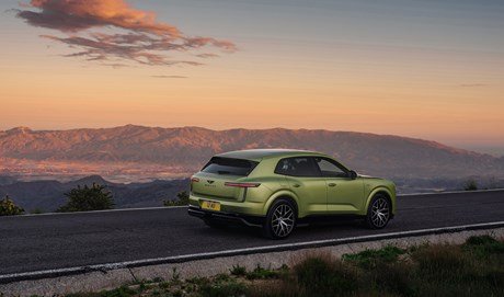 Bentley Torcal är märkets första helt eldrivna bil. Den lyxiga SUV:en får upp till 888 hk och en preliminär räckvidd på 60 mil.