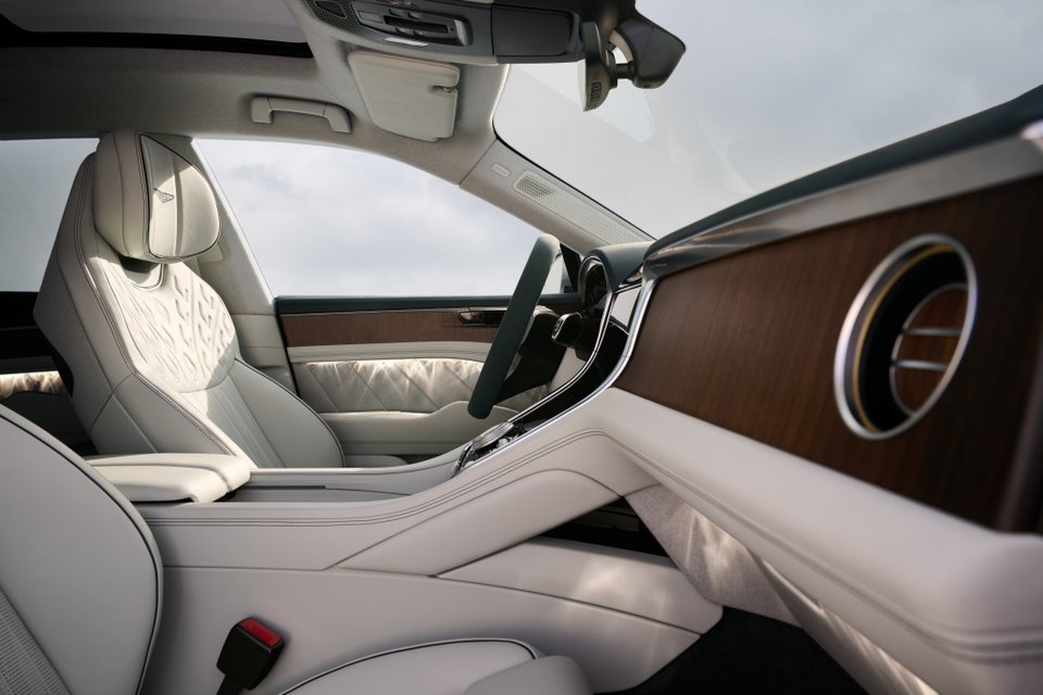 Bentley Torcal – första elbilen får upp till 888 hk