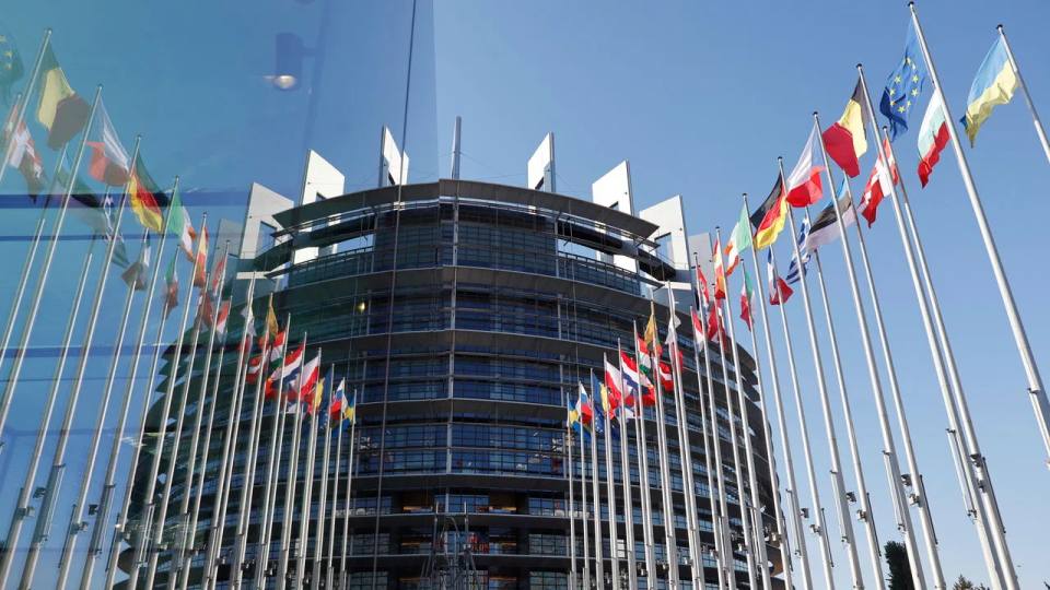 EU på väg att backa om 2035 – förbränningsmotorn kan få leva vidare