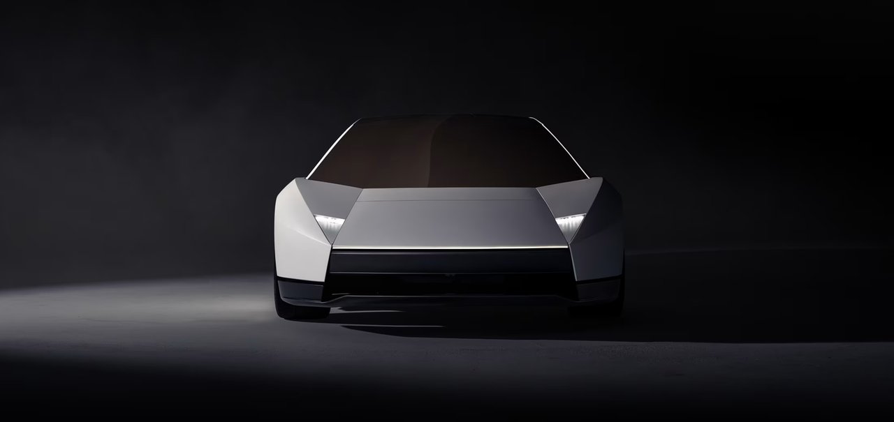 Den nya Tesla Roadstern har en betydligt mer dramatisk design jämfört med sin föregångare, med skarpa linjer och futuristisk framtoning.