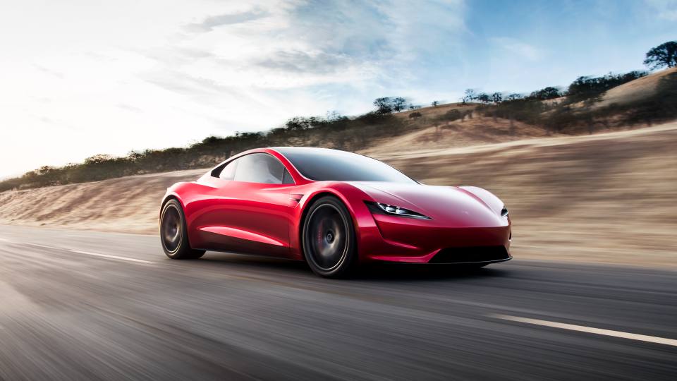 Tesla Roadster kan visas redan i augusti – uppges kunna lyfta från marken