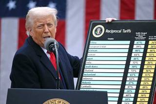 Trump hotar med 50-procentig biltull mot Kanada